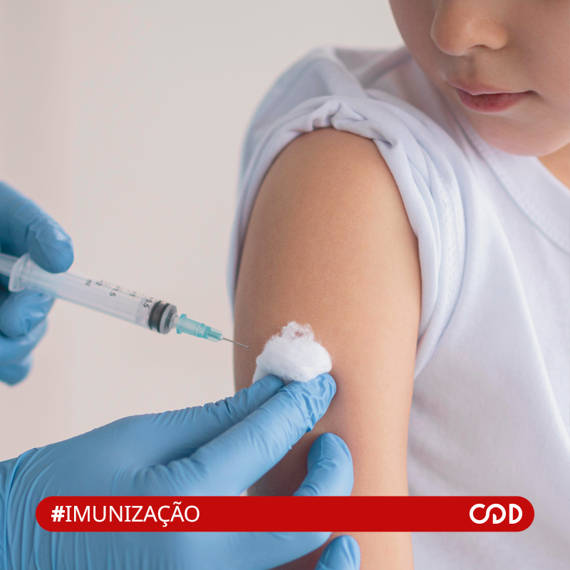 Fake news e ‘hesitação vacinal’ atrapalham imunização infantil no Brasil e no mundo